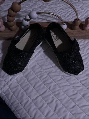 Toms Girls Black Glitter Slip-On Shoes